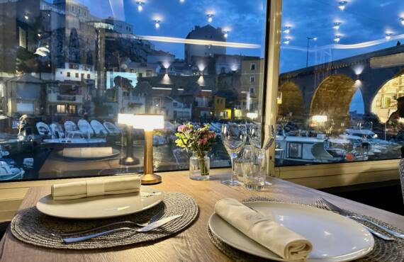 Chez Fonfon : restaurant de bouillabaisse et de poissons au Vallon des Auffes à Marseille (panorama)