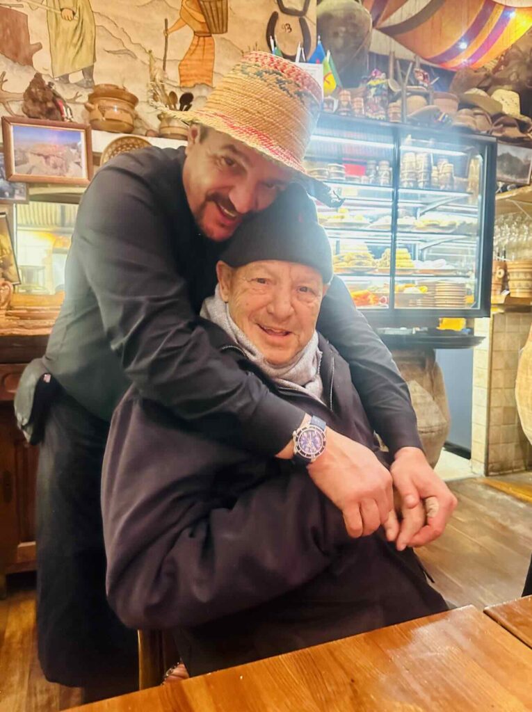 Le Femina est un restaurant de couscous Kabyle situé dans le quartier de Noailles à Marseille. Avec de la semoule de blé ou d'orge, le couscous y est préparé dans les règles de l'art par la famille Kachetel de génération en génération depuis plus d'un siècle (Mustapha et son papa)