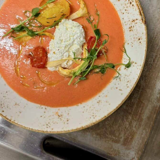 Lacaille : Restaurant bistronomique à Marseille (soupe froide)