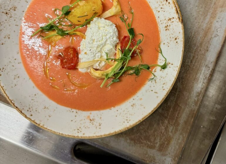 Lacaille : Restaurant bistronomique à Marseille (soupe froide)