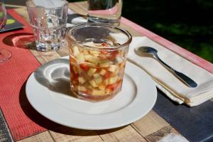 Les Jardins Du Cloître cuisine bistronomique à Marseille salade de fruits