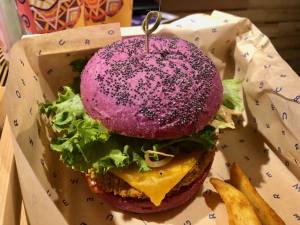Flower Burger, vegan burgers in Marseille (a burger)