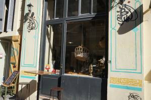 Balady, Middle-Eastern deli in Marseille (frontage)