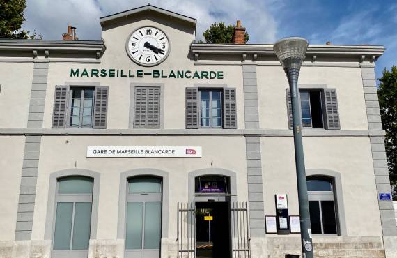 Les Ateliers Blancarde, Artothèque, bibliothèque, bricothèque dans la gare de la Blancarde à Marseille (Extérieur)