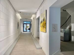 Espace Jouenne: galerie, coworking and meeting space, and accommodation rental in Marseille (corridor)
