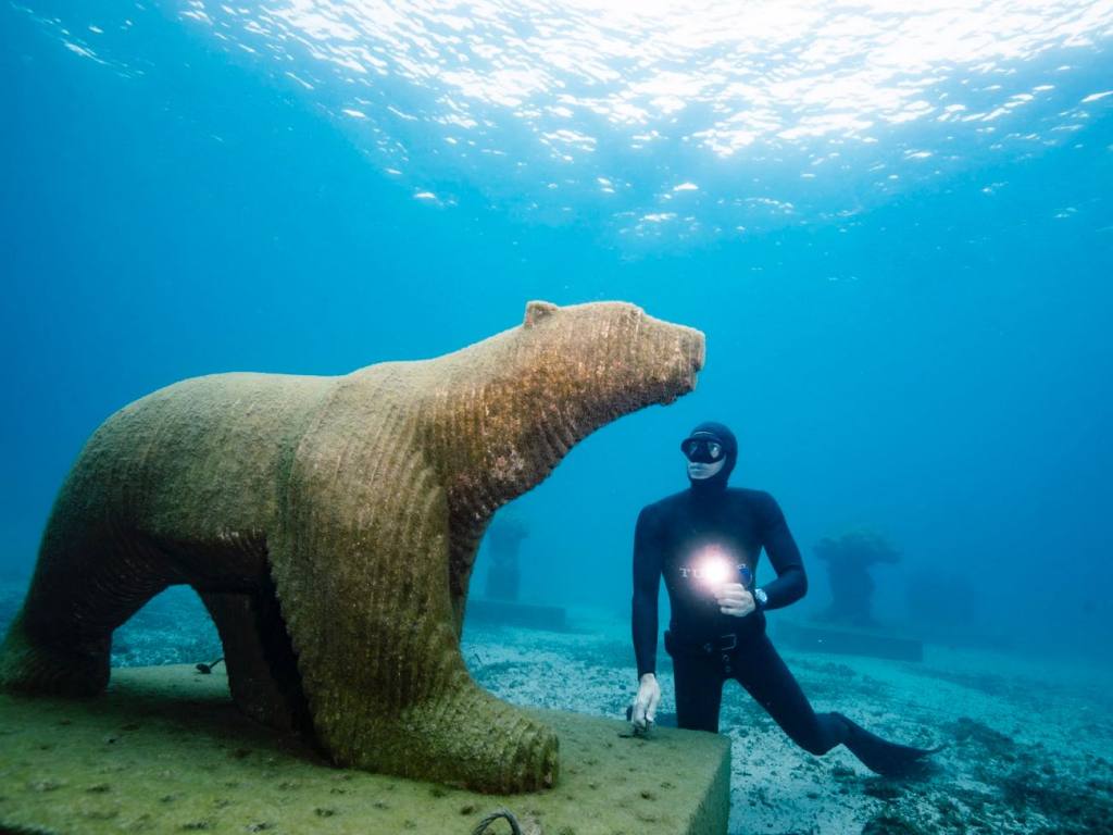underwater sculpture trail, Marseille, love-spots