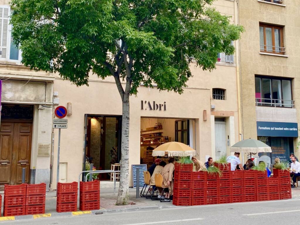 L'Abri, chai urbain, cave à manger et à boire à Marseille (terrasse)