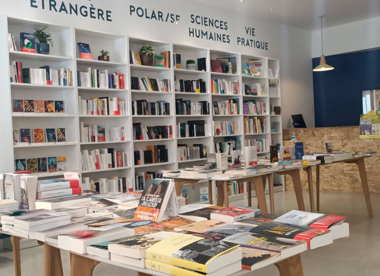 Librairie Vauban, bookshop in Marseille, City Guide Love Spots (overall view)