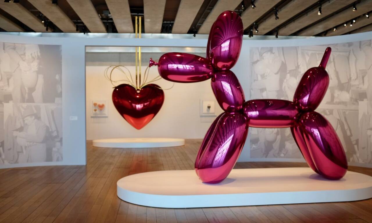Jeff Koons, œuvres de la collection Pinault exposées au Mucem de Marseille (balloon dog)