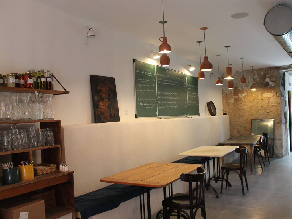 Caterine, Mediterranean restaurant in Marseille, city guide love spots (interior)