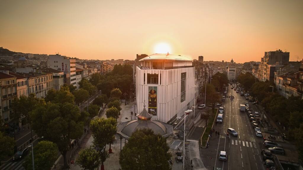 Artplexe Canebiere, cinema and cultural space in Marseille, city guide love spots (the building at sunset)