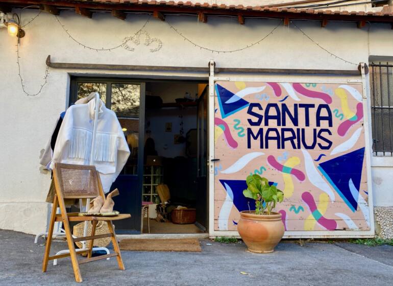 Santa Marius, dépôt-vente dans le quartier Bompard à Marseille (devanture)