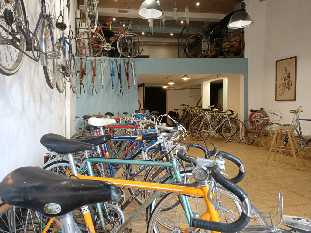 ZZ Vélo Vintage, réparation de vélo à Marseille : intérieur