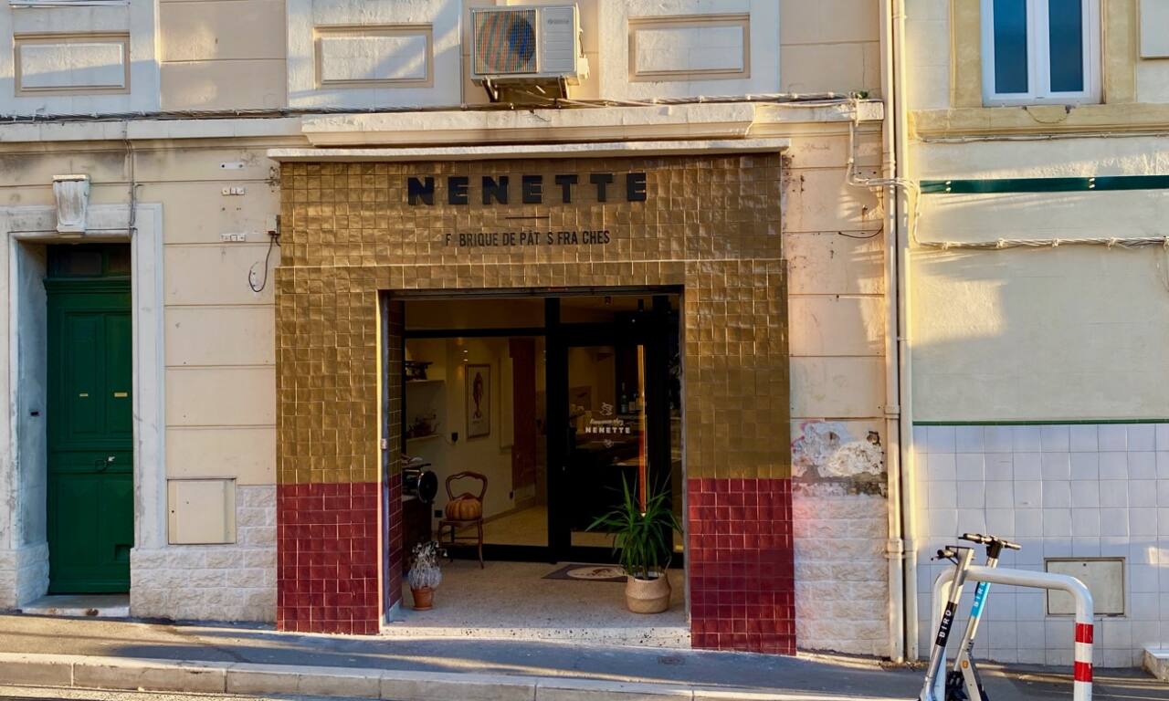 Nenette, fabrique de pâtes faîches dans le quartier d'Edoume à Marseille (entrée)