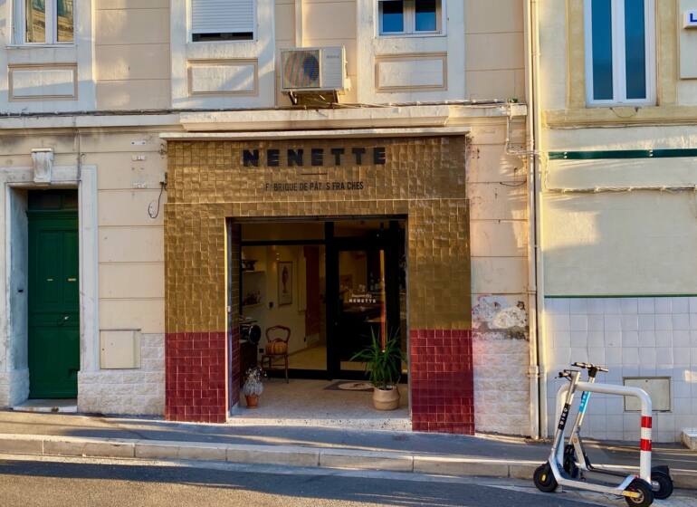 Nenette, fabrique de pâtes faîches dans le quartier d'Edoume à Marseille (entrée)