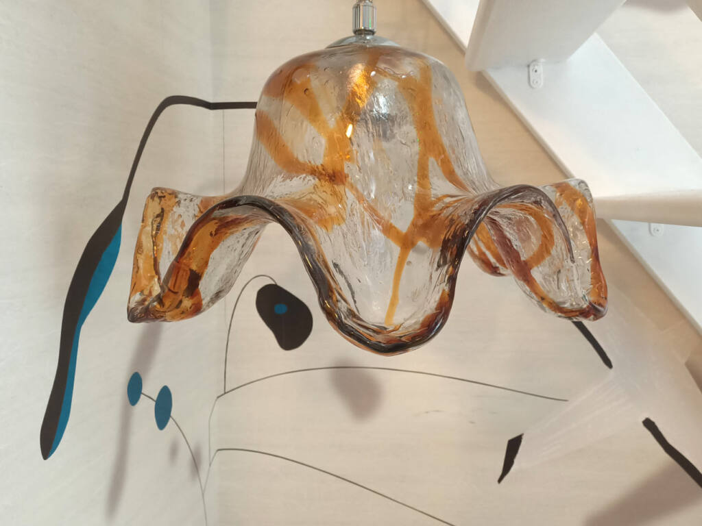 Dans mes nuages, tapissier à Marseille : lampe des Chineurs sur mer