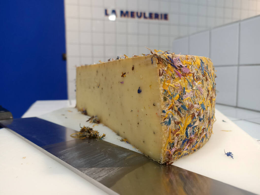 La Meulerie : Cheese shop in Marseille, city guide Love Spots (Tomme aux fleurs)