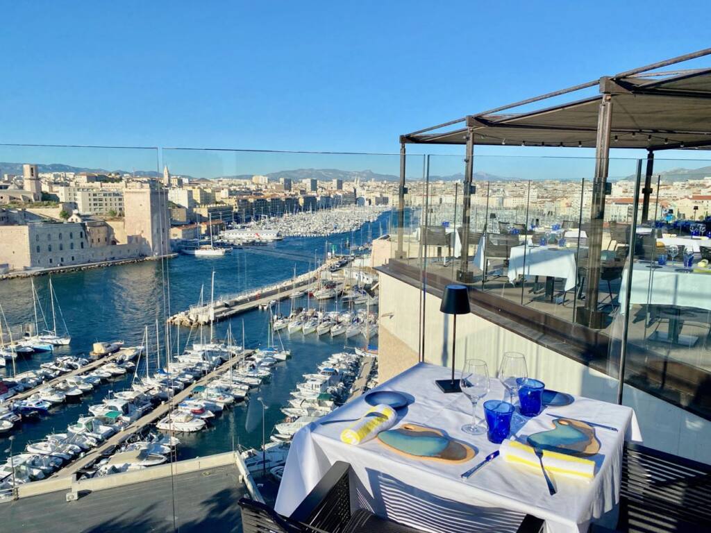 Les Trois Fort : Restaurant Gastronomique du Sofitel Vieux-Port à Marseille (vue panoramique)