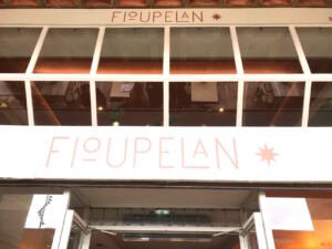 Le Fioupelan est un restaurant situé dans le quartier du Vieux-Port à Marseille (enseigne)
