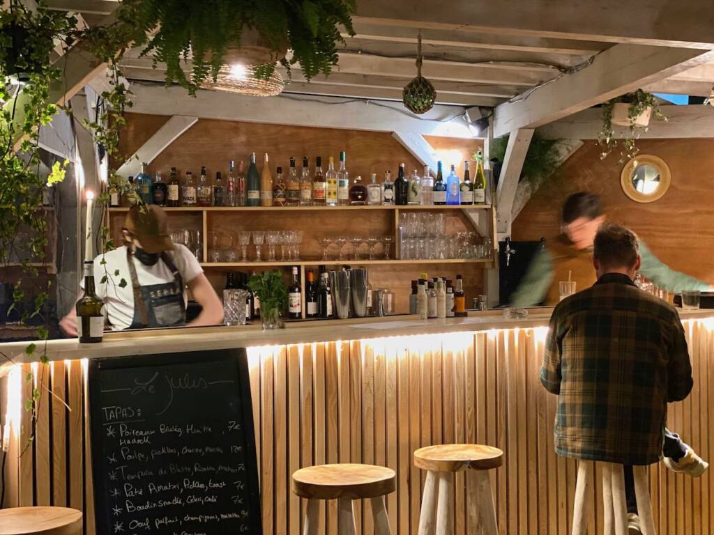 Julis : bar à cocktails et tapas à Marseille (bartender)