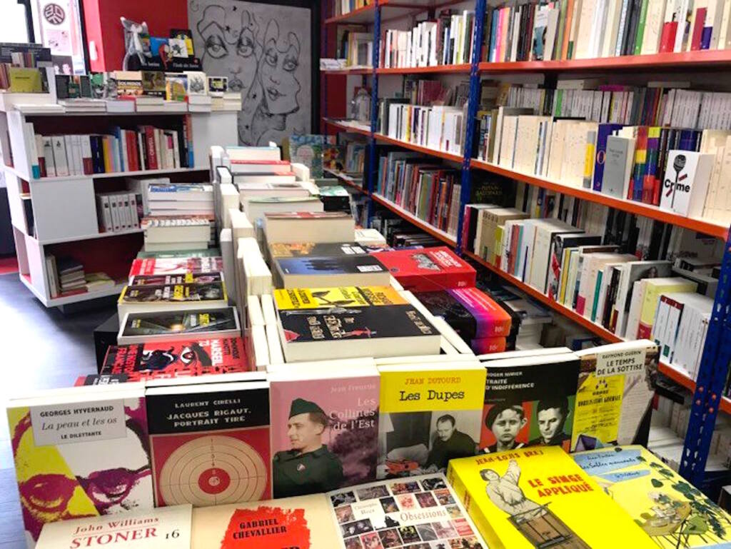 Cultures Obliques est une librairie-disquaire située dans le 6ème arrondissement à Marseille (intérieur)
