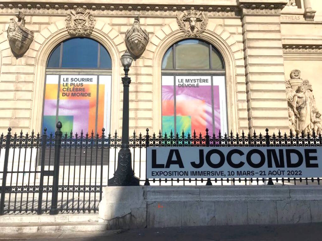 La Joconde est une exposition immersive qui a lieu au Palais de la Bourse à Marseille. (devanture)