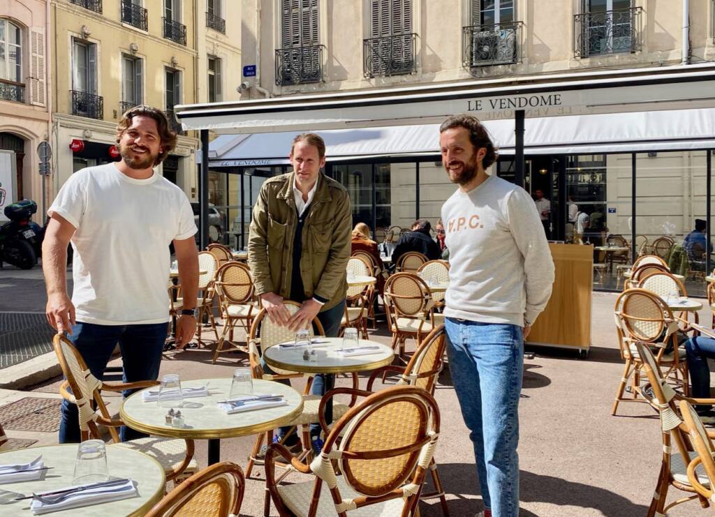 Le Vendôme : brasserie de la place Lulli à Marseille (Pierre Monville, Thibault Rutily et Fabrice Blisson))