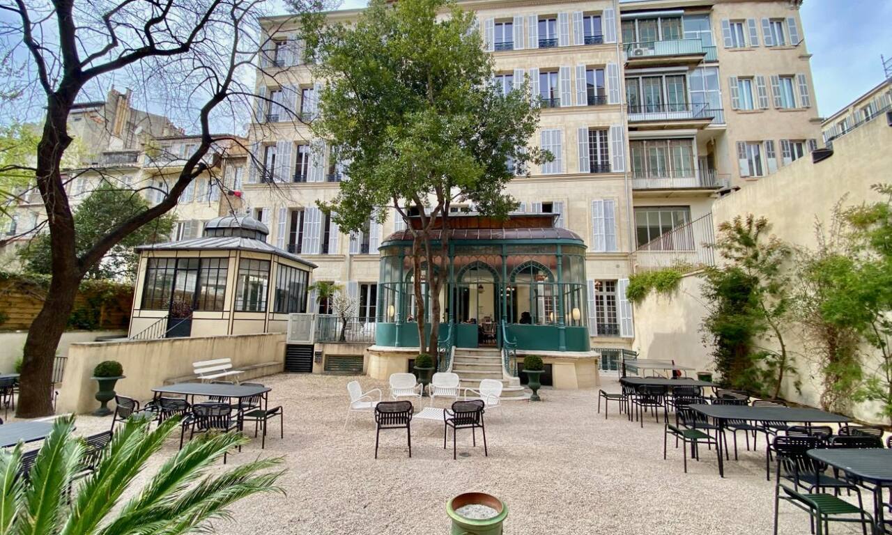 Chateauform' : Lieu de séminaires et d'événements d'entreprise à Marseille dans un ancien Hôtel particulier du boulevard Longchamp (cour et terrasse)