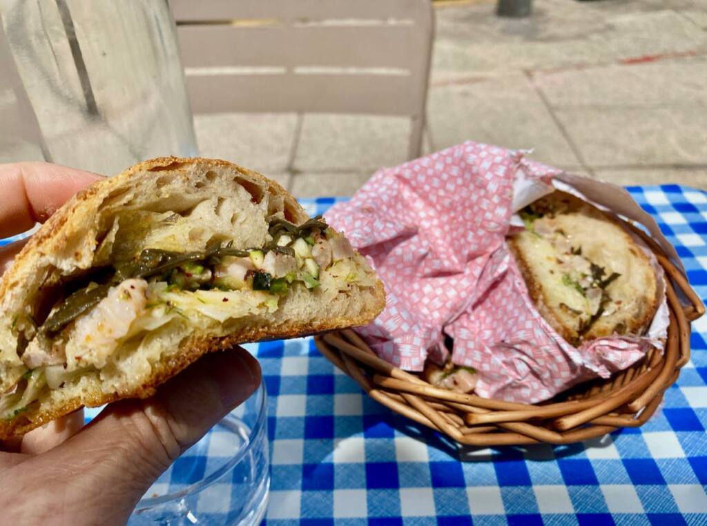 Crabe Toro : gourmet sandwiches in Marseille, city guide love spots (fish sandwich)