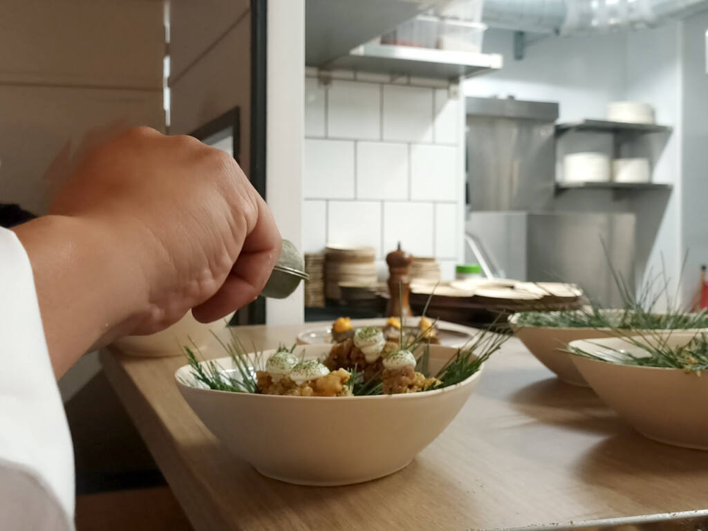 Ekume, restaurant gastronomique à Marseille : sel de pin