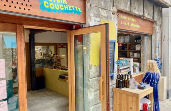 Pétrin Couchette: boulangerie artisanale et café à Noailles (comptoir)