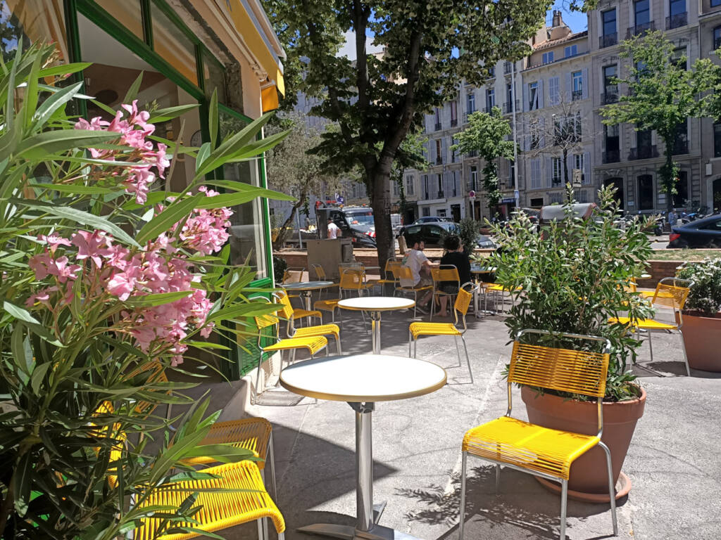 Golda : cafe and restaurant in Marseille, city guide love spots (terrace)