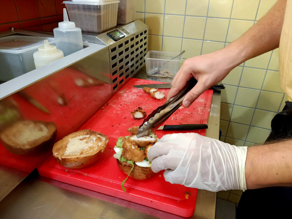 Café Brioche : sandwich shop in Marseille (preparation)