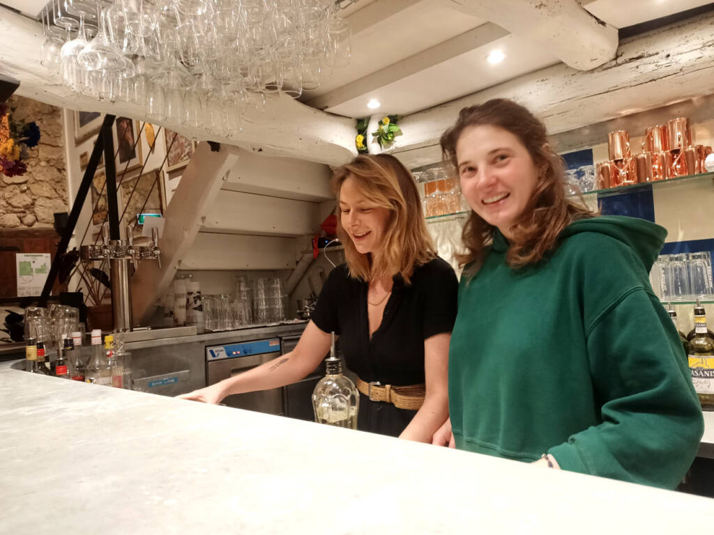 L'Ecurie : bar à tapas à Marseille (Valentine et Clara)