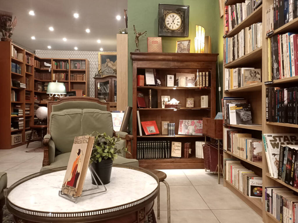 Au comptoir du livre, Bookshop-cafe in Marseille (interior)