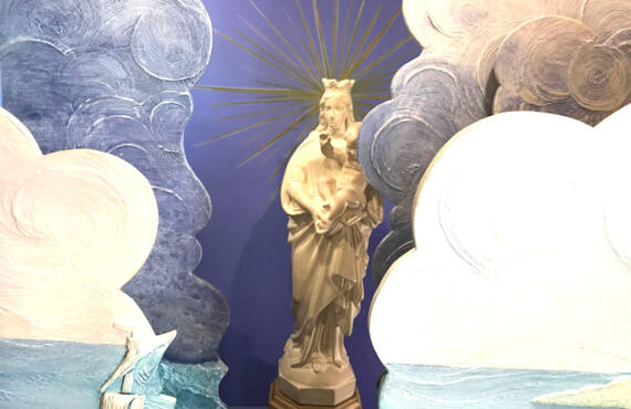 Le musée de Notre-Dame de la Garde est un musée qui propose une exposition permanente sur la construction de la basilique et des expositions temporaires. (Vierge Marie)