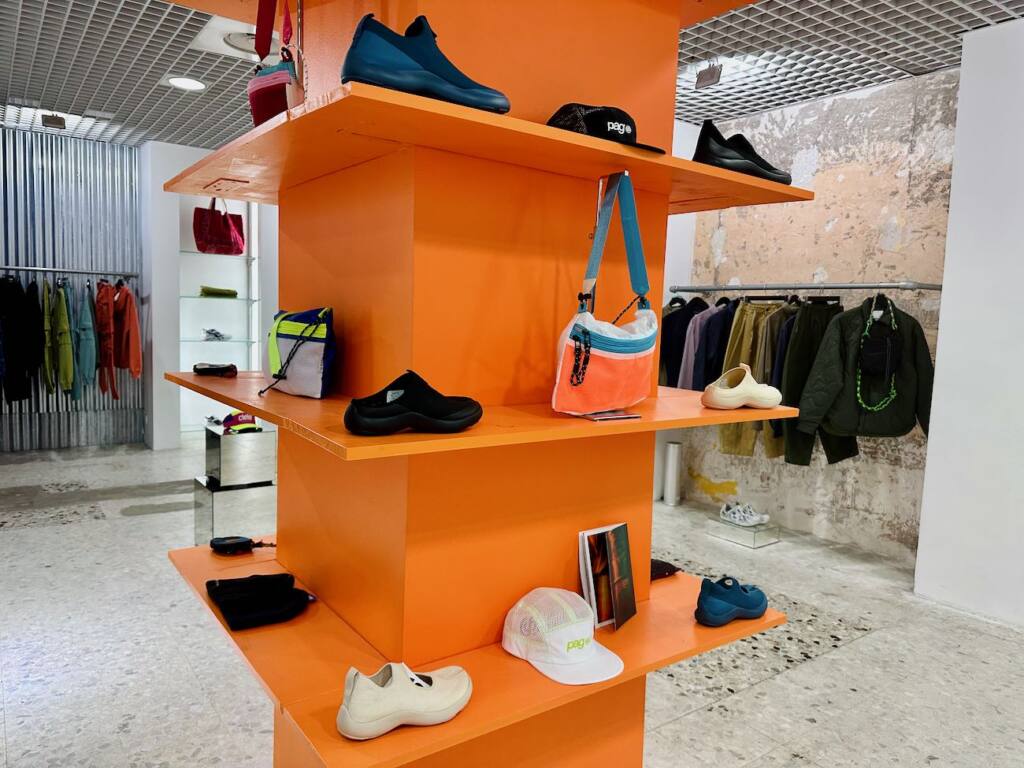 Saison, urban wear concept store, city guide love spots (shoes)