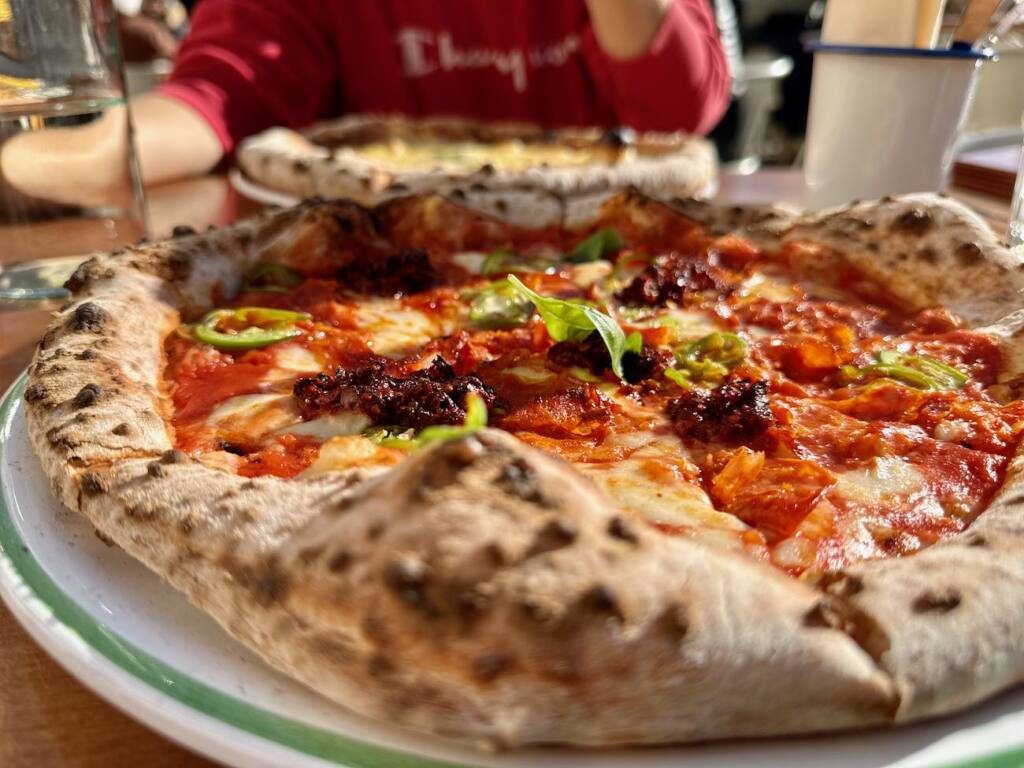 Tripletta : restaurant italien et pizzeria Place Notre Dame du mont à Marseille (pizza))