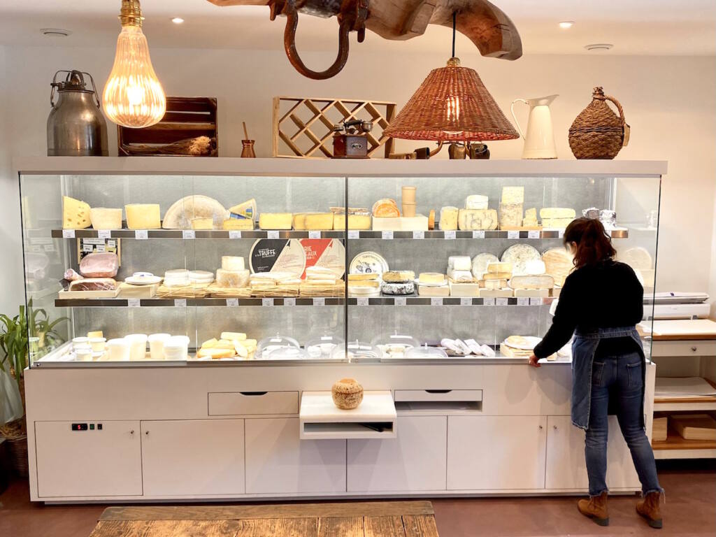 Raisin crème, Cheese shop and wine cellar, Marseille, City Guide Love spots (cheese counter)