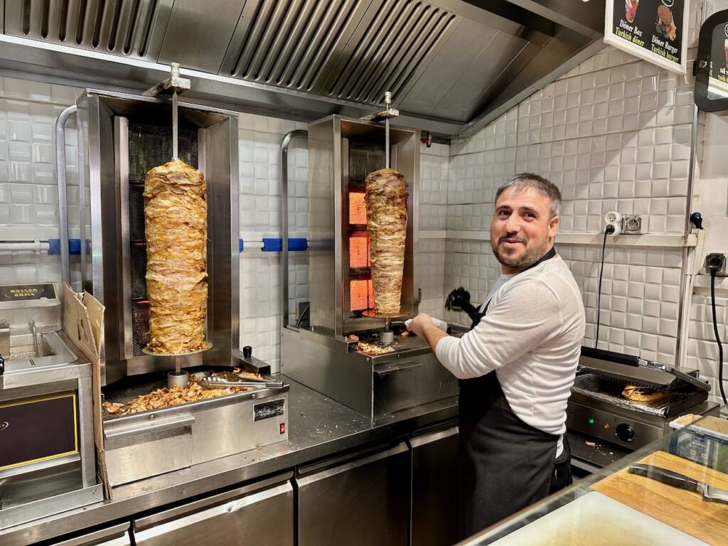 Tombiq Döner, Kebab sandwiches in Marseille, City Guide Love Spots (meats)