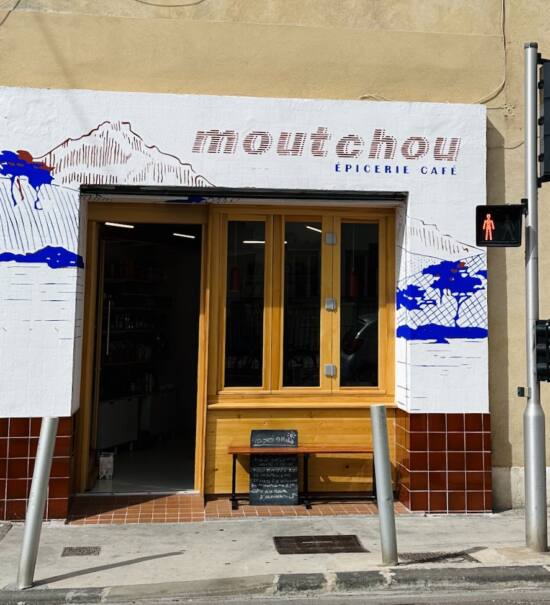 Moutchou : Epicerie, café et cantine dans le village d'Endoume à Marseille (Facade)