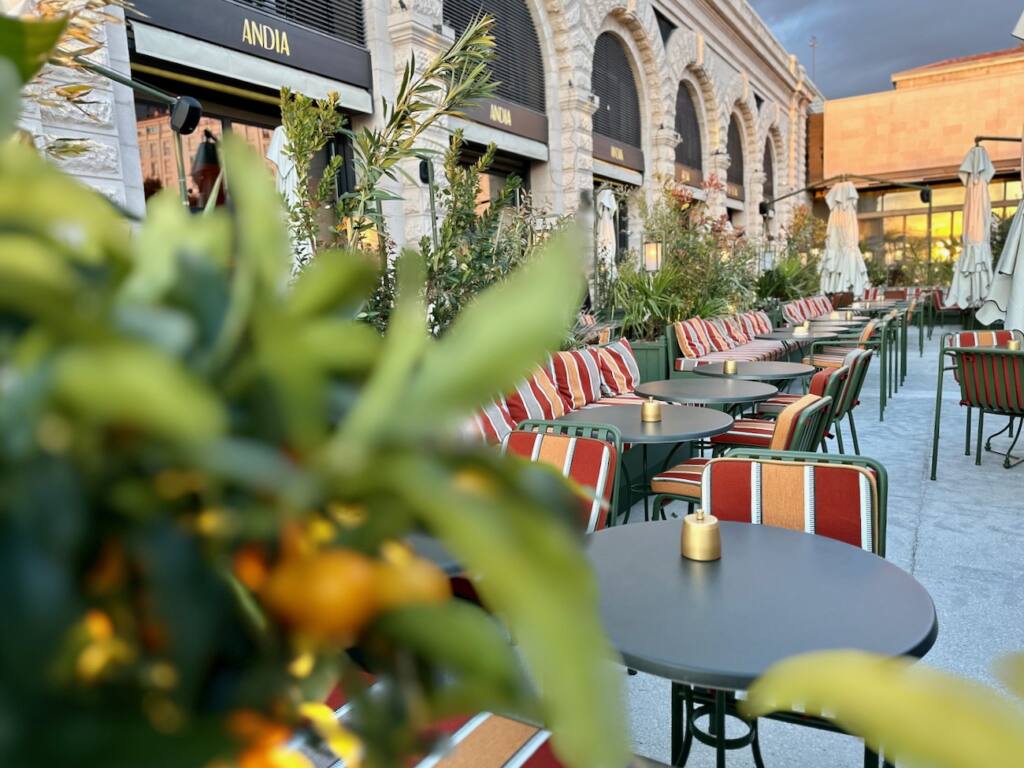 Andia : restaurant avec une cuisine fusion des Andes dans les Voûtes de la Major à Marseille (terrasse)