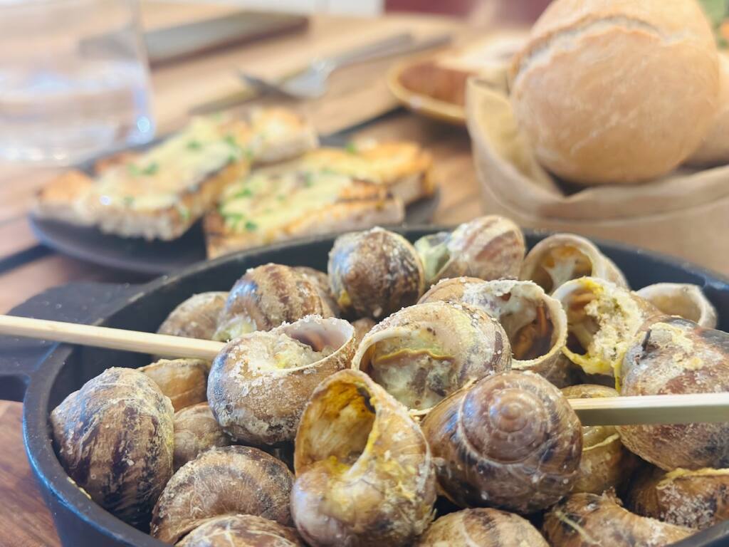 Frangine - Charcoal cooking restaurant in Marseille - City Guide Love Spots (snails)