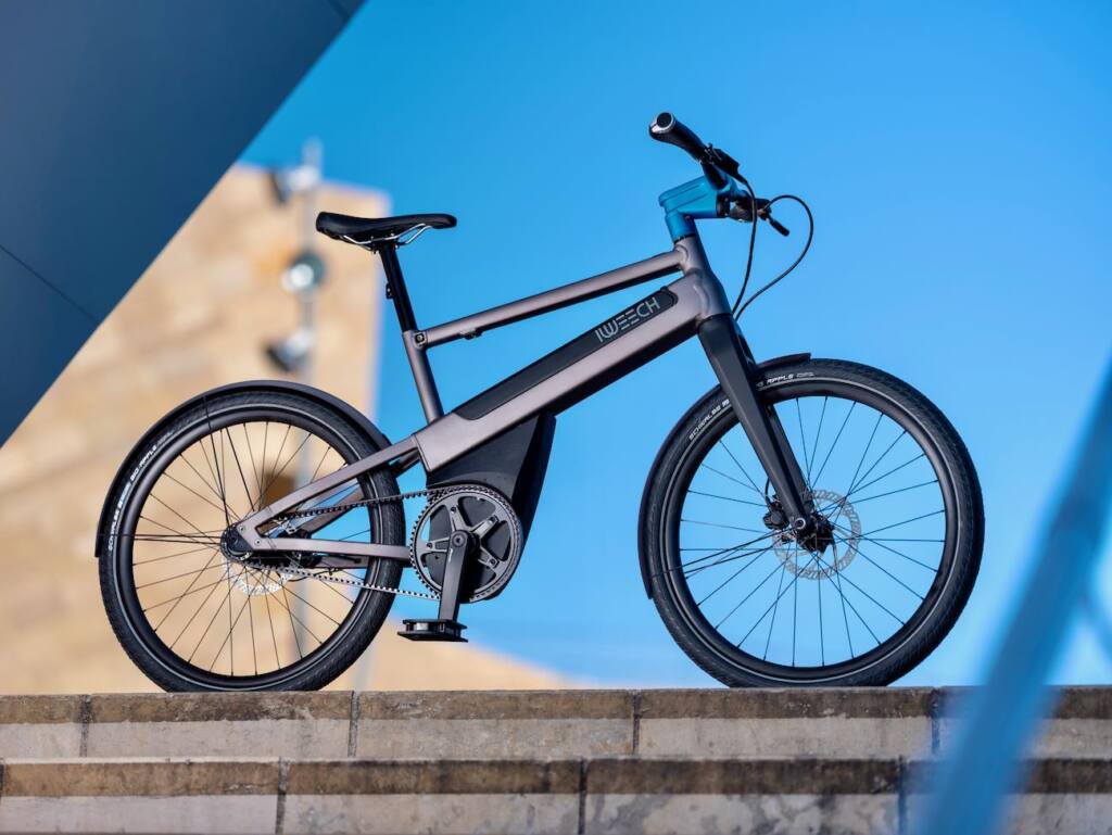 IWEECH - Electric bikes made in Marseille - City Guide Love spots (bike)