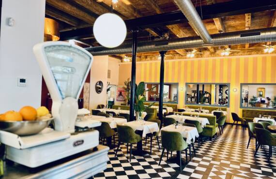 Les Danaïdes : café, bar et brasserie méditerranéenne dans le quartier des Réformés à Marseille