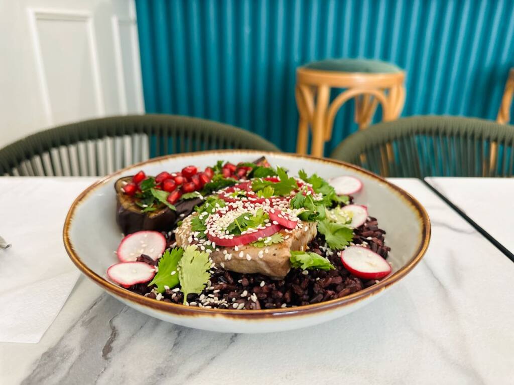 Café Jeanne - Healthy canteen - City Guide Love Spots (tuna salad)
