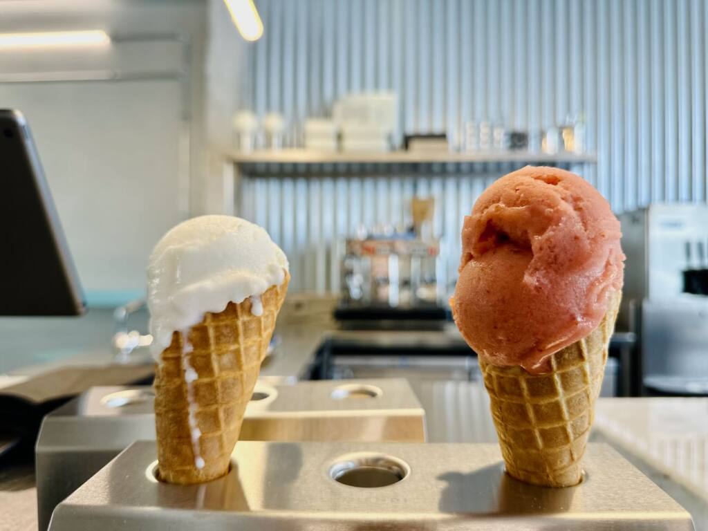 Loulou Monsieur Glace - Artisanal ice cream in Marseille - City Guide Love Spots (cones)