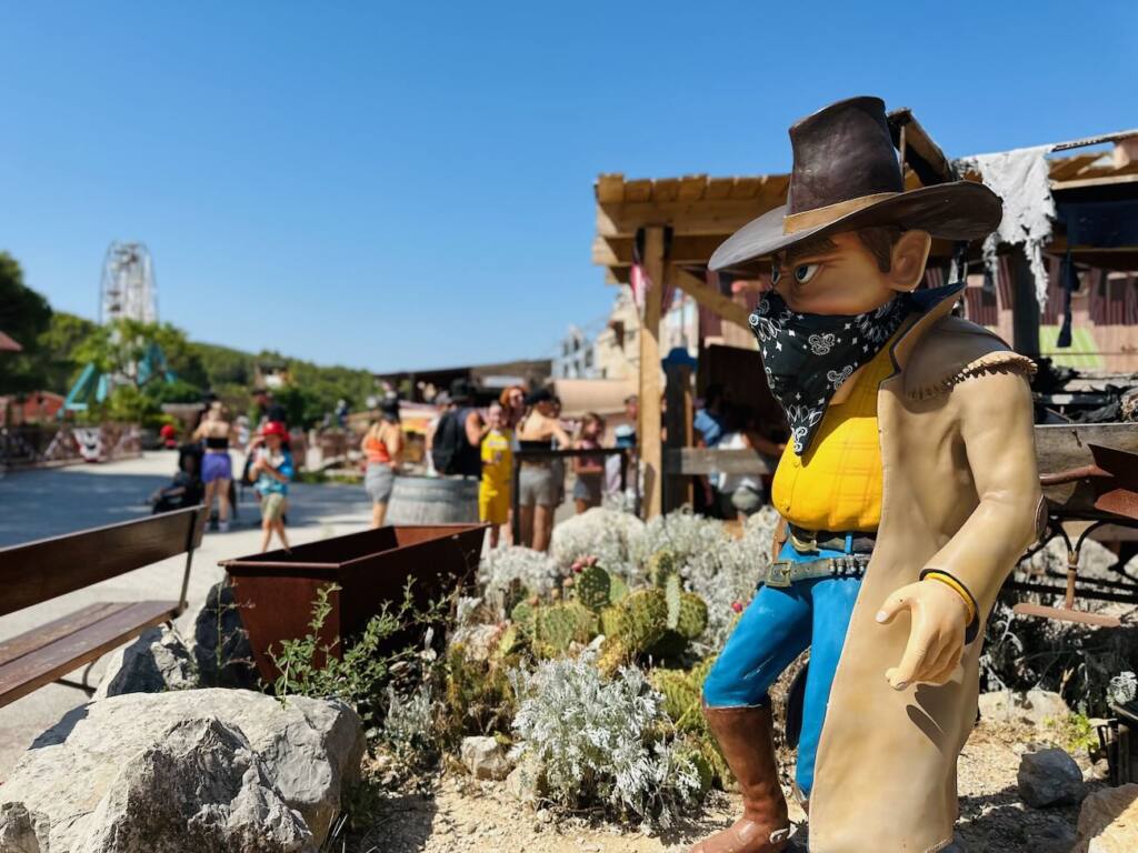 OK Corral, Amusement park in Provence, City Guide Love Spots (cowboy)