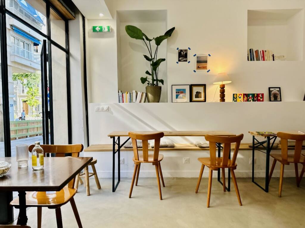 Café Pollux : coffe-shop dans le quartier Longchamp à Marseille (Baies vitrées)