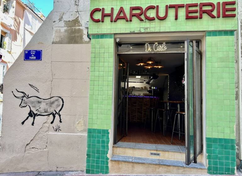 Di Carlo : Bar à tapas dans le quartier du Panier à Marseille (devanture)